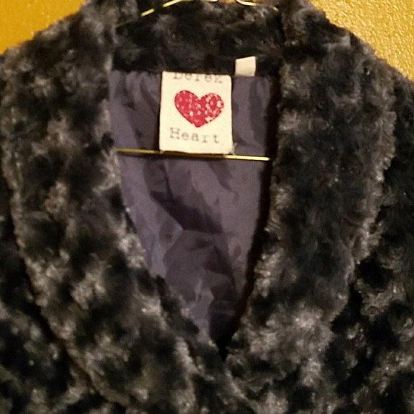 Derek Heart Faux Fur Jacket - Picture 3 of 6